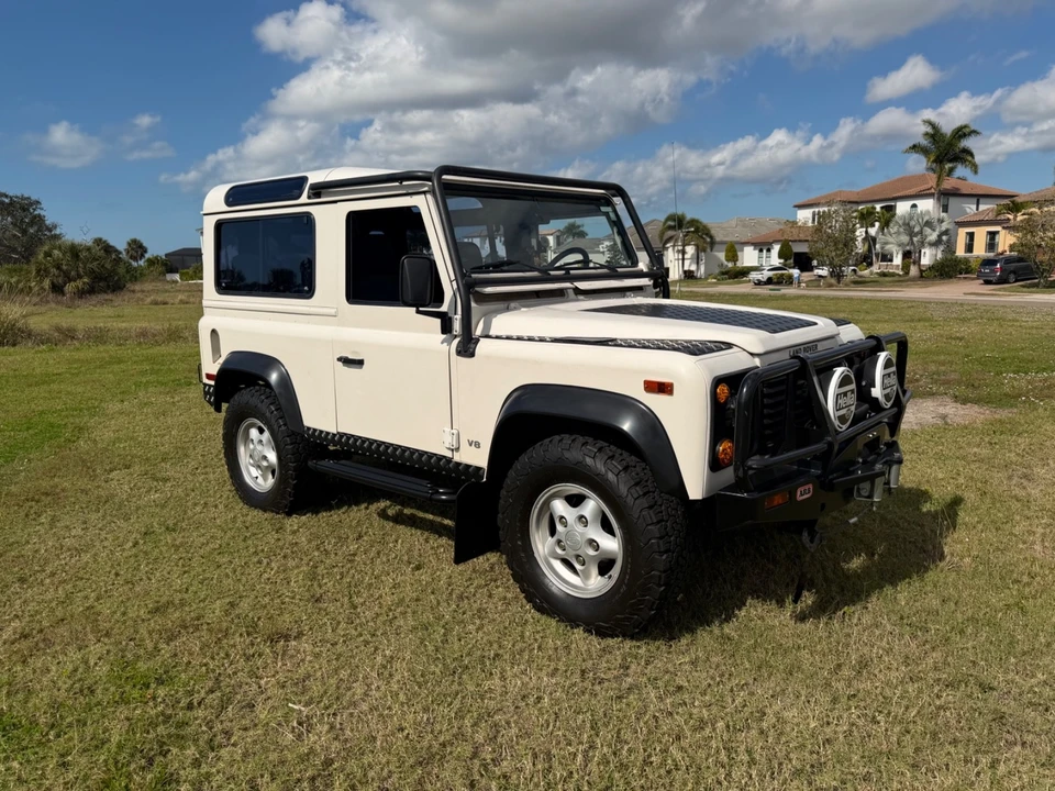 1997 Land Rover Defender 90 - Image 7 of 21