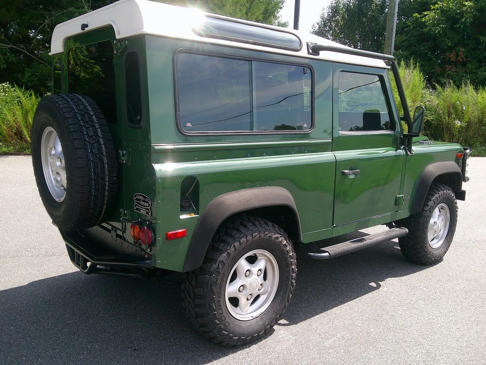 1997 Land Rover Defender 90 - Image 3 of 31