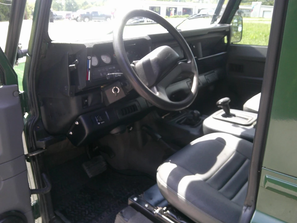 1997 Land Rover Defender 90 - Image 10 of 31