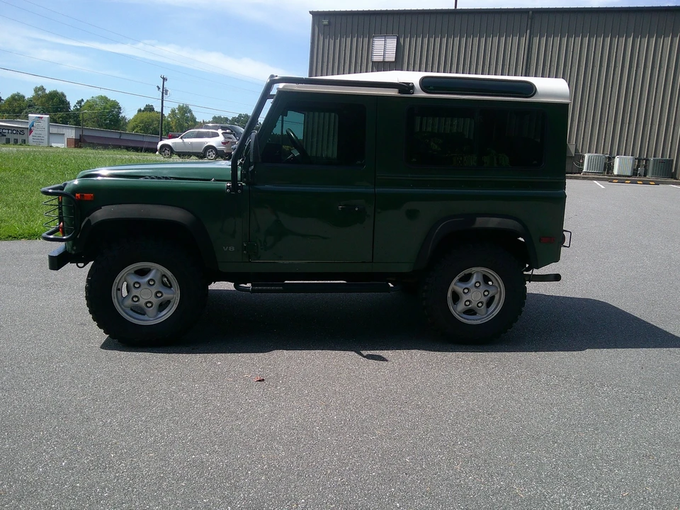 1997 Land Rover Defender 90 - Image 2 of 31