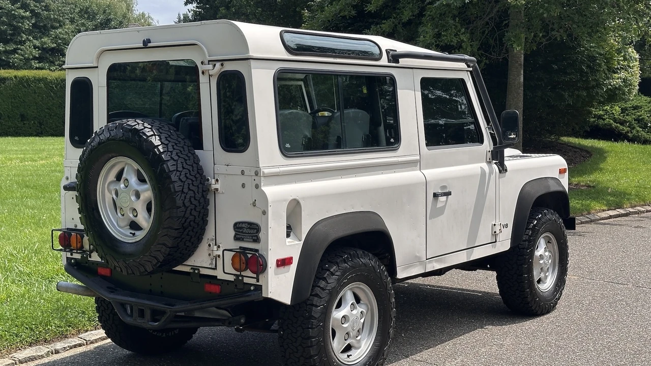 1997 Land Rover Defender 90 - Image 13 of 31