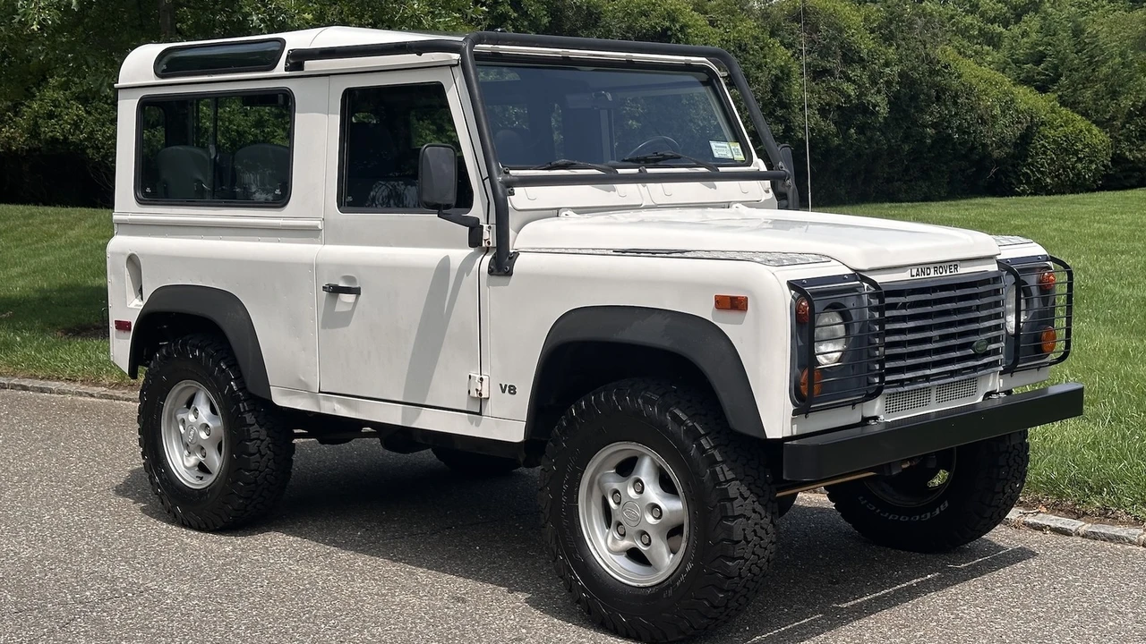 1997 Land Rover Defender 90 - Image 5 of 31