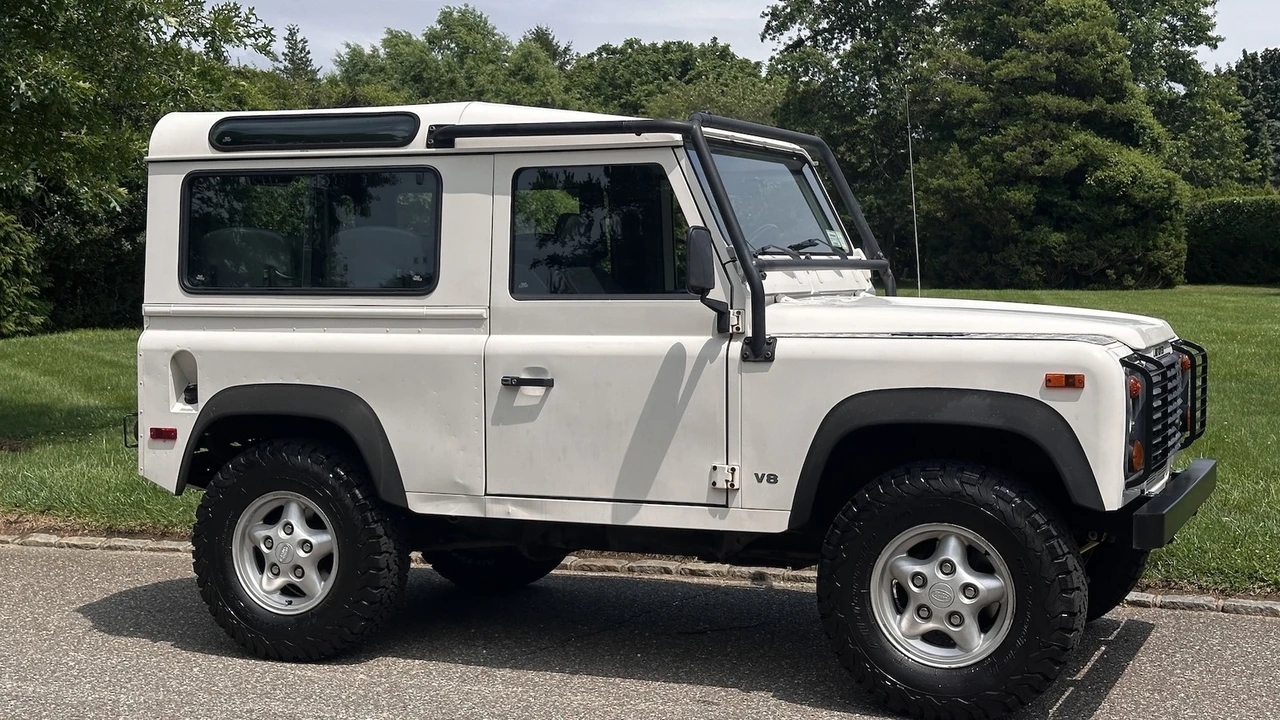 1997 Land Rover Defender 90 - Image 6 of 31