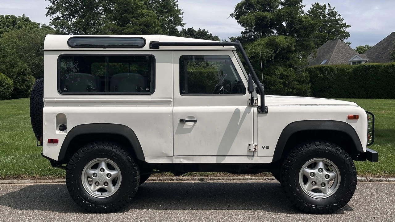 1997 Land Rover Defender 90 - Image 7 of 31