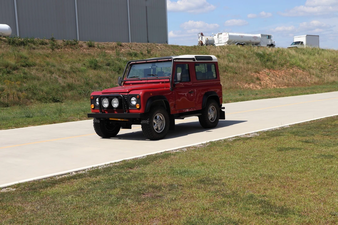 1997 Land Rover Defender 90 - Image 2 of 31