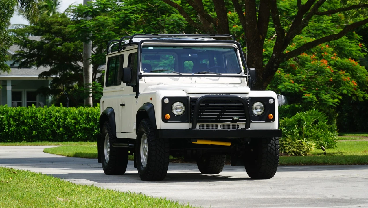 1997 Land Rover Defender 90 - Image 8 of 31