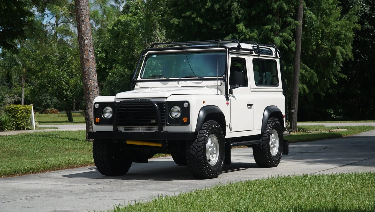 1997 Land Rover Defender 90 - Image 3 of 31