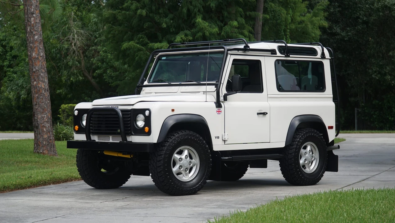 1997 Land Rover Defender 90 - Image 2 of 31
