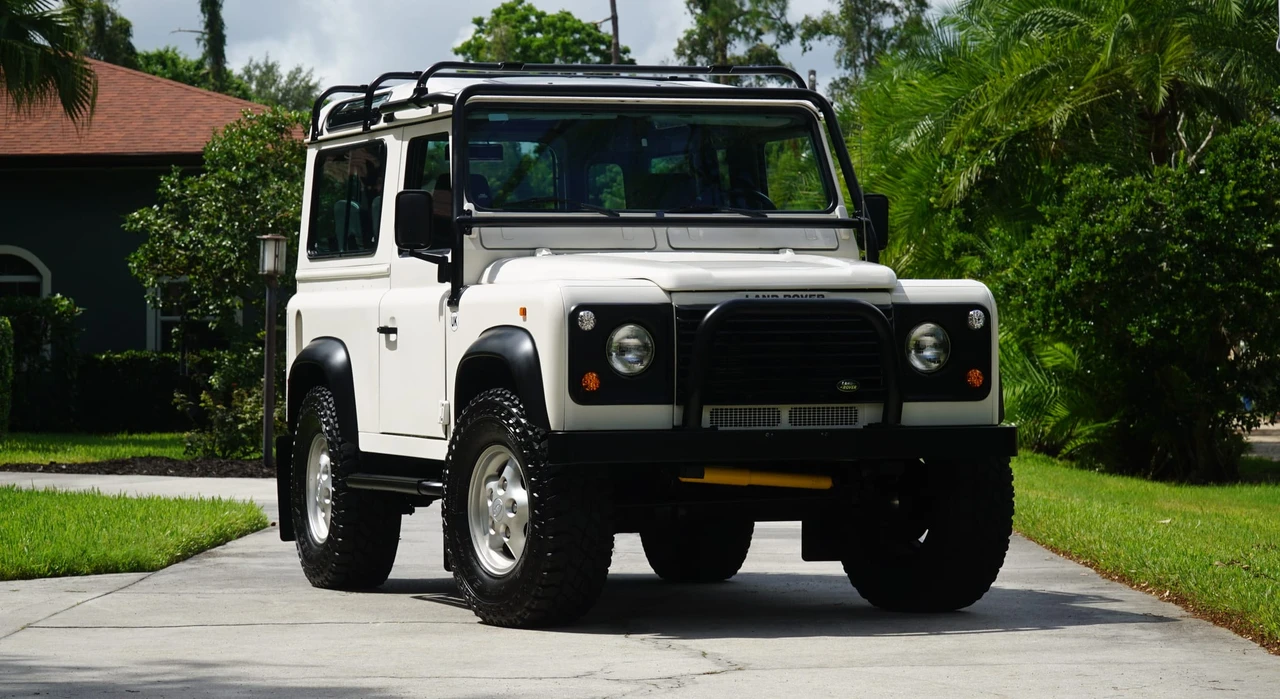 1997 Land Rover Defender 90 - Image 10 of 31