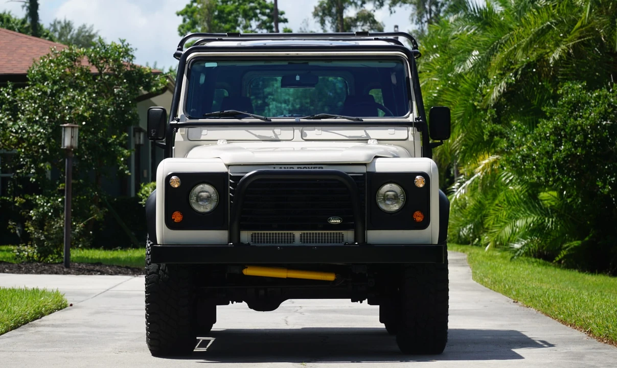 1997 Land Rover Defender 90 - Image 7 of 31