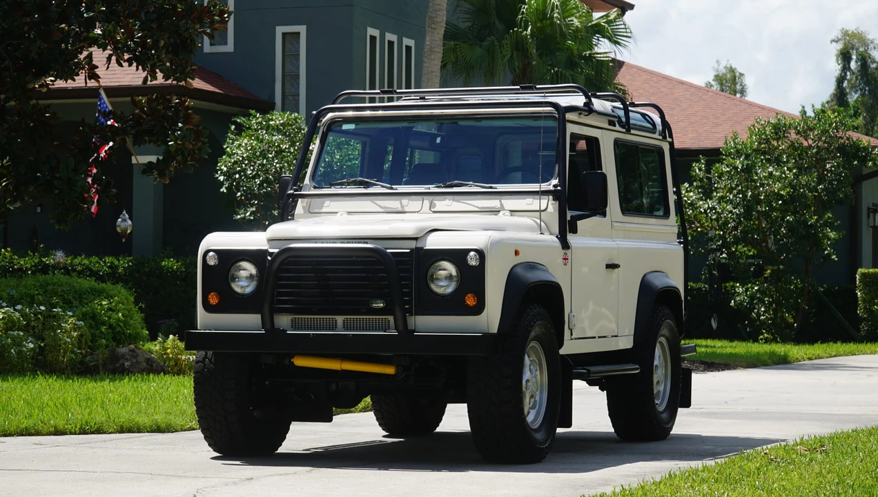 1997 Land Rover Defender 90 - Image 5 of 31