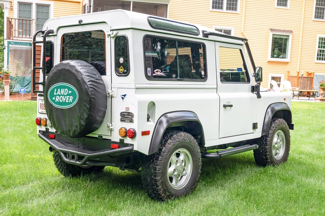 1997 Land Rover Defender 90 - Image 5 of 31