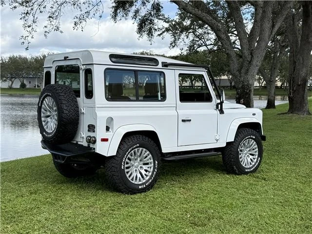 1997 Land Rover Defender 90 - Image 8 of 21