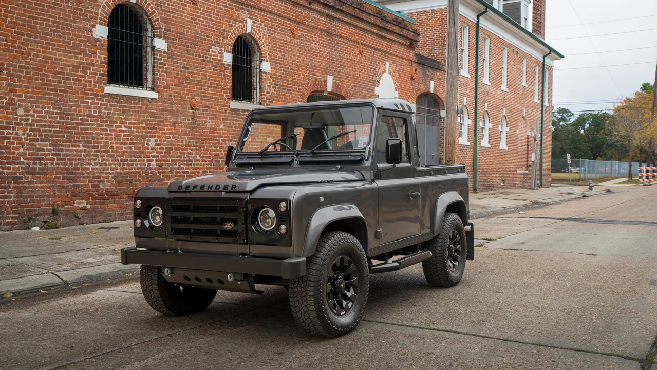 1997 Land Rover Defender 90 - Image 8 of 31