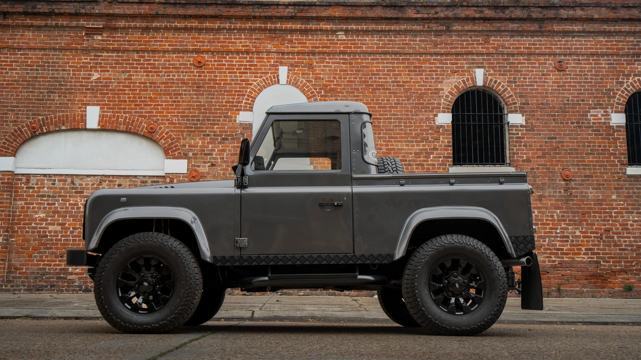 1997 Land Rover Defender 90 - Image 11 of 31