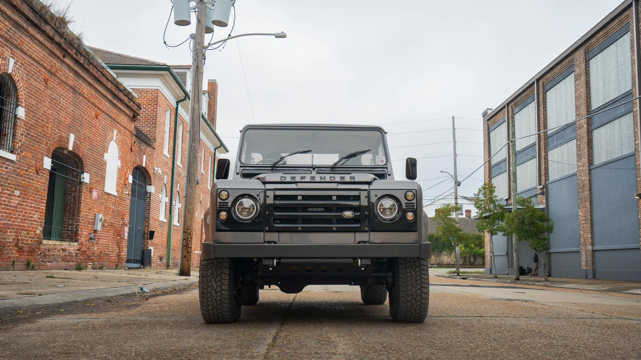 1997 Land Rover Defender 90 - Image 6 of 31