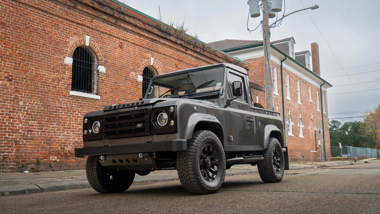1997 Land Rover Defender 90 - Image 9 of 31