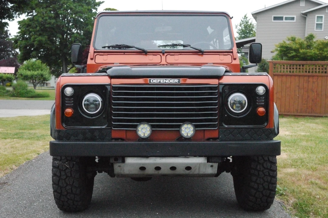 1997 Land Rover Defender 90 - Image 2 of 31