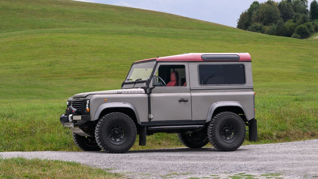 1997 Land Rover Defender 90 - Image 11 of 28