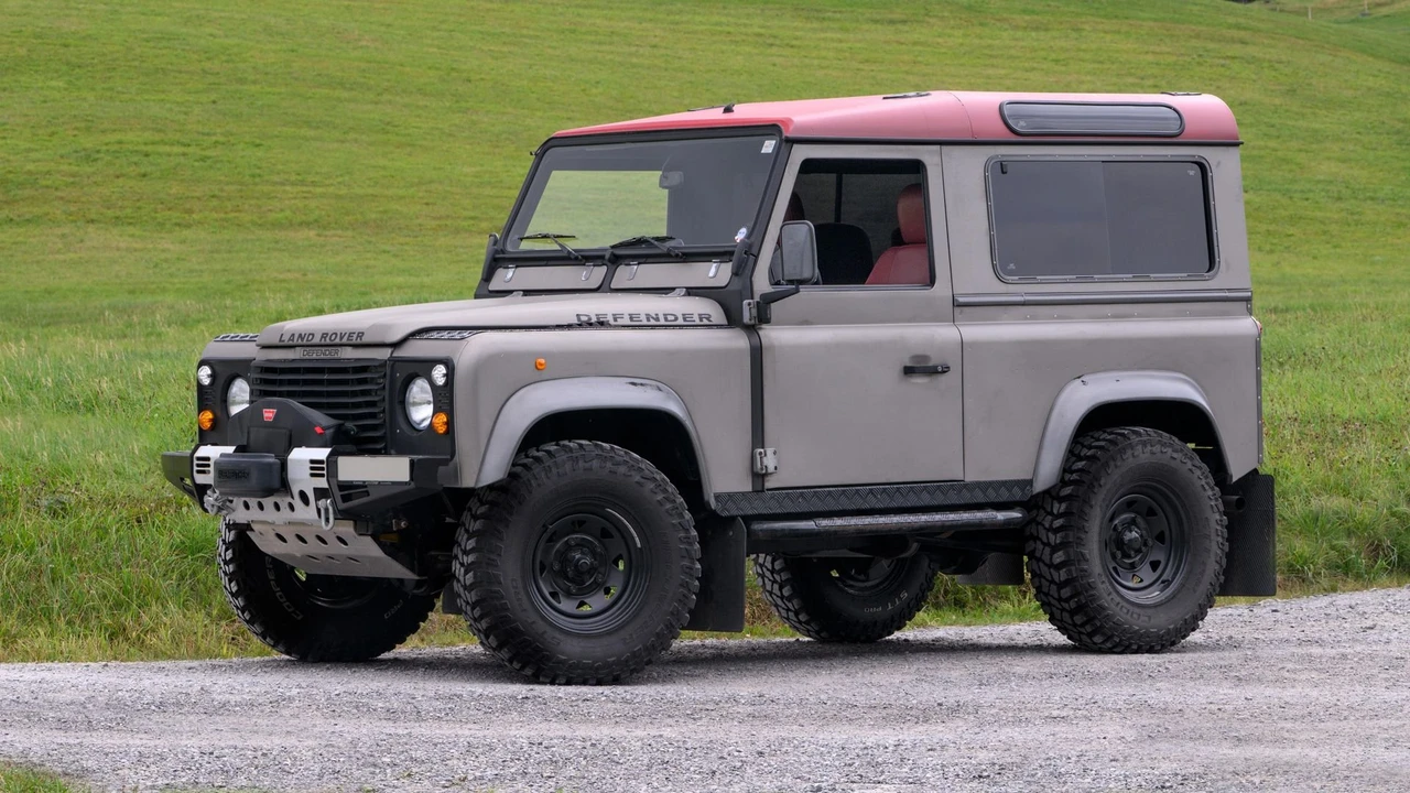 1997 Land Rover Defender 90 - Image 13 of 28