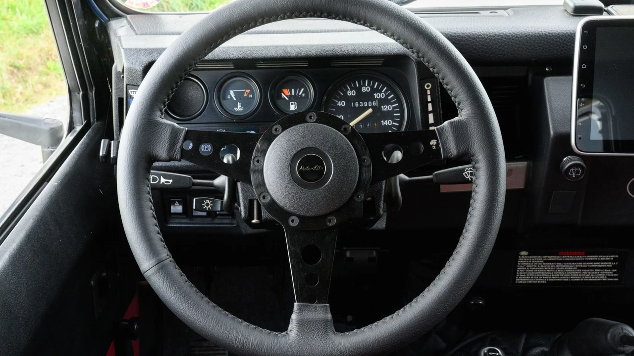 1997 Land Rover Defender 90 - Image 19 of 28
