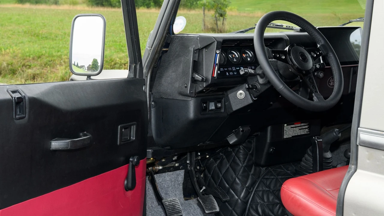 1997 Land Rover Defender 90 - Image 18 of 28