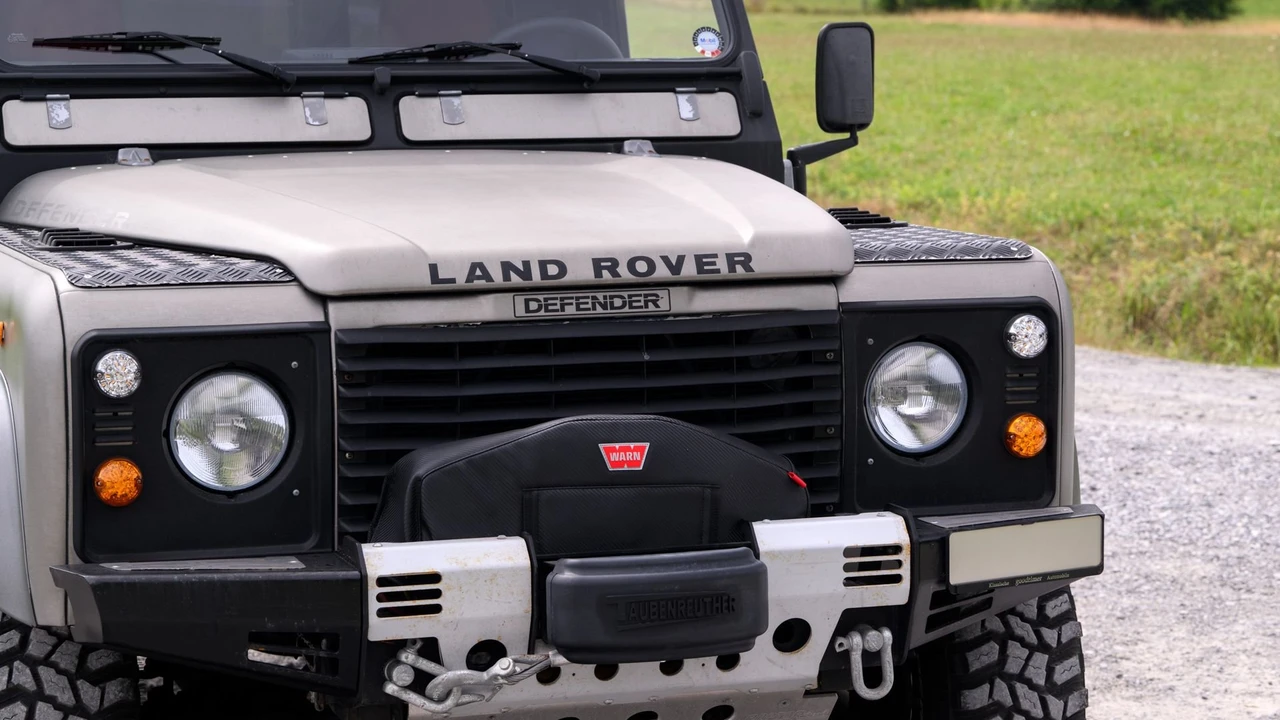 1997 Land Rover Defender 90 - Image 15 of 28