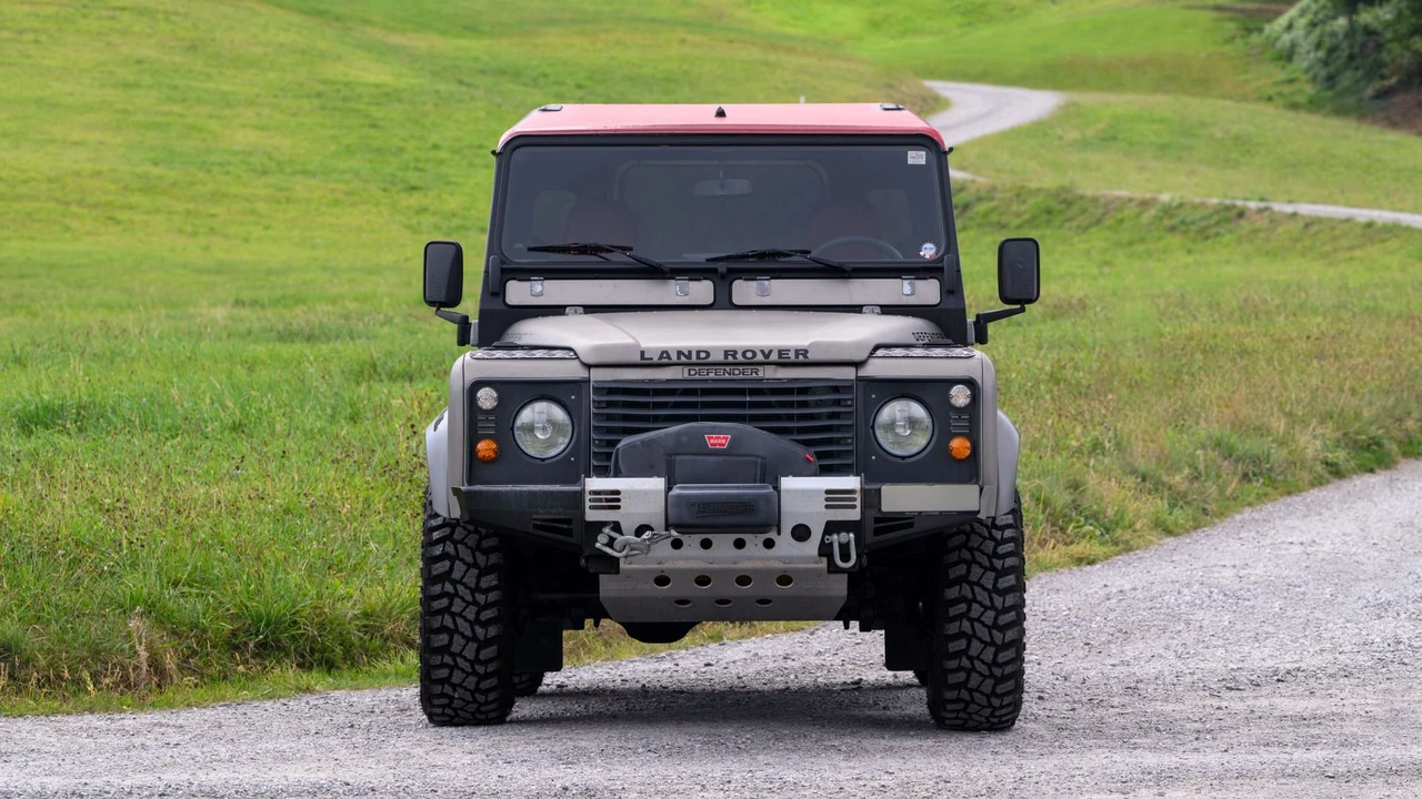 1997 Land Rover Defender 90 - Image 3 of 28