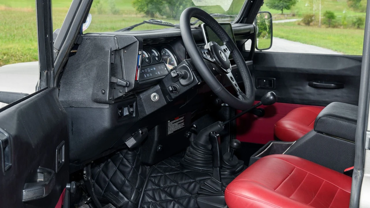 1997 Land Rover Defender 90 - Image 16 of 28