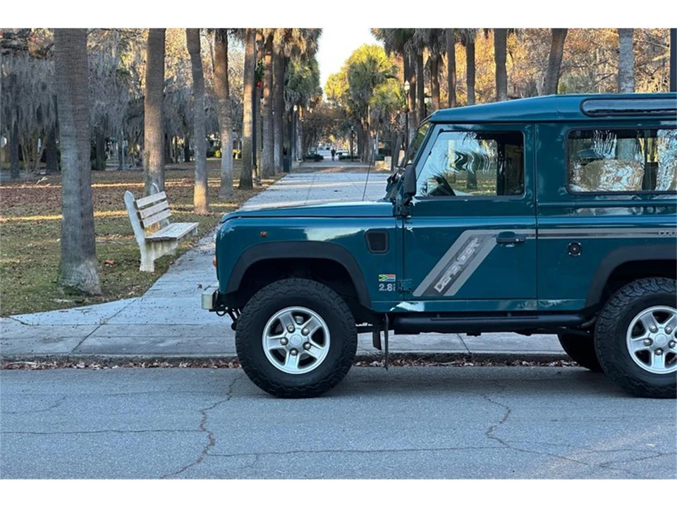 1997 Land Rover Defender 90 - Image 10 of 31