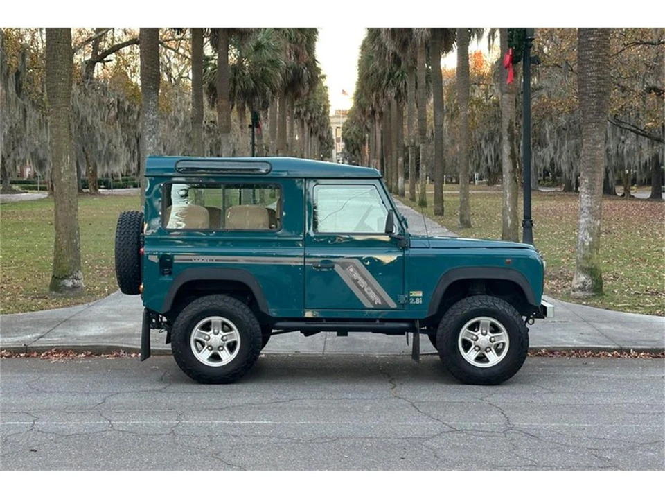 1997 Land Rover Defender 90 - Image 2 of 31