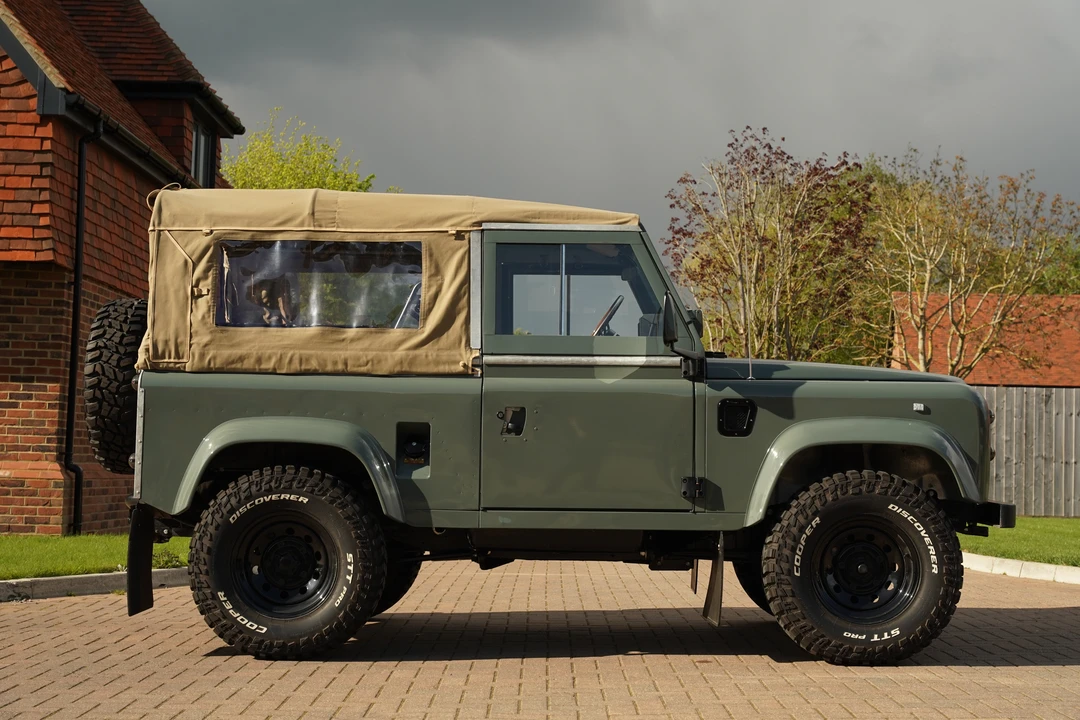 1997 Land Rover Defender 90 - Image 14 of 31