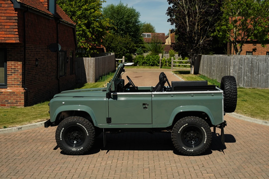 1997 Land Rover Defender 90 - Image 4 of 31