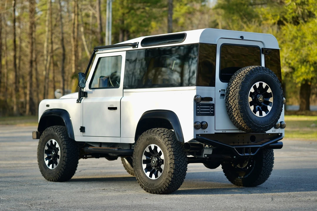 1997 Land Rover Defender 90 - Image 2 of 31