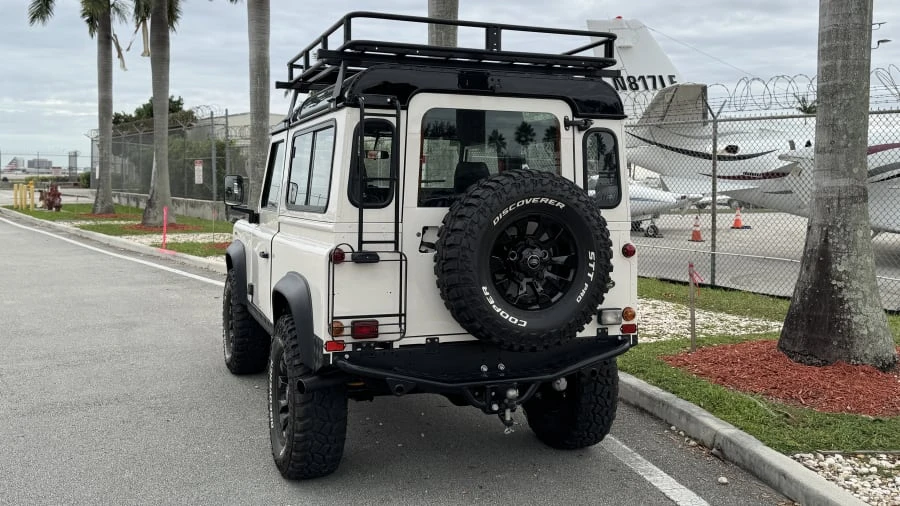 1997 Land Rover Defender 90 - Image 3 of 31