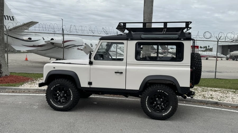 1997 Land Rover Defender 90 - Image 2 of 31