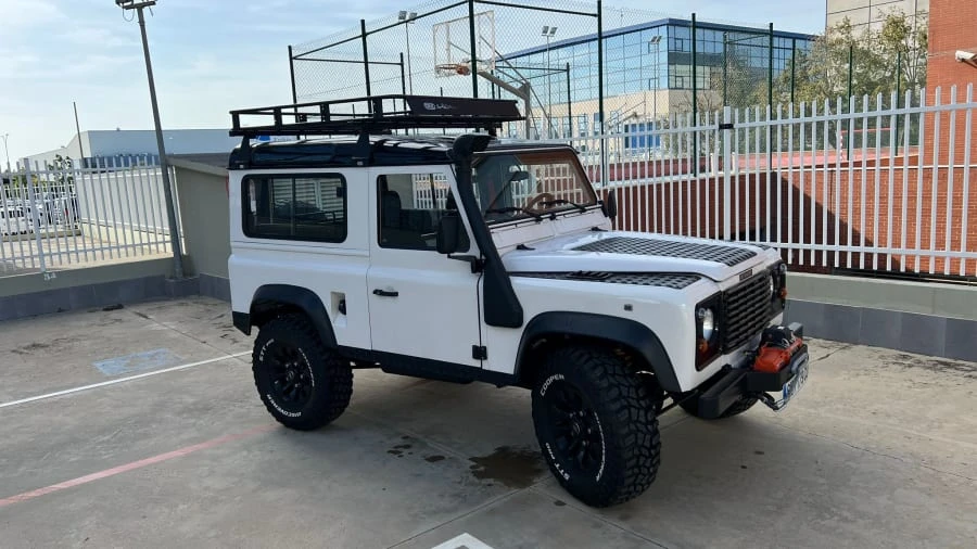 1997 Land Rover Defender 90 - Image 9 of 31