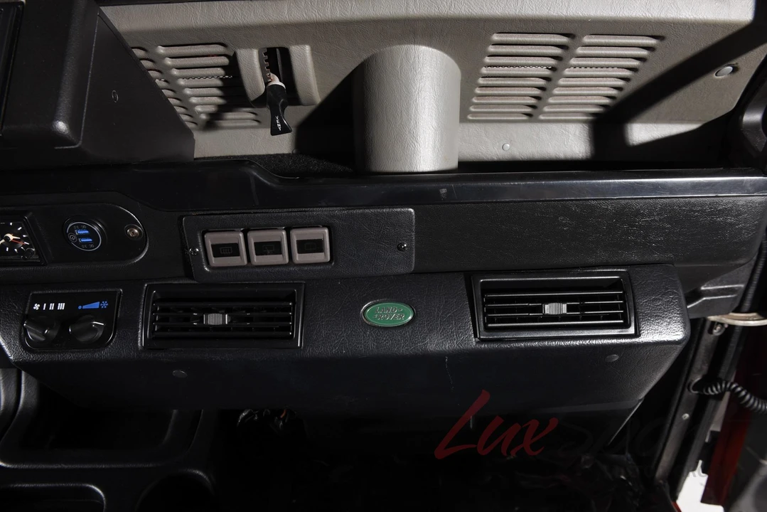 1997 Land Rover Defender 90 - Image 14 of 31