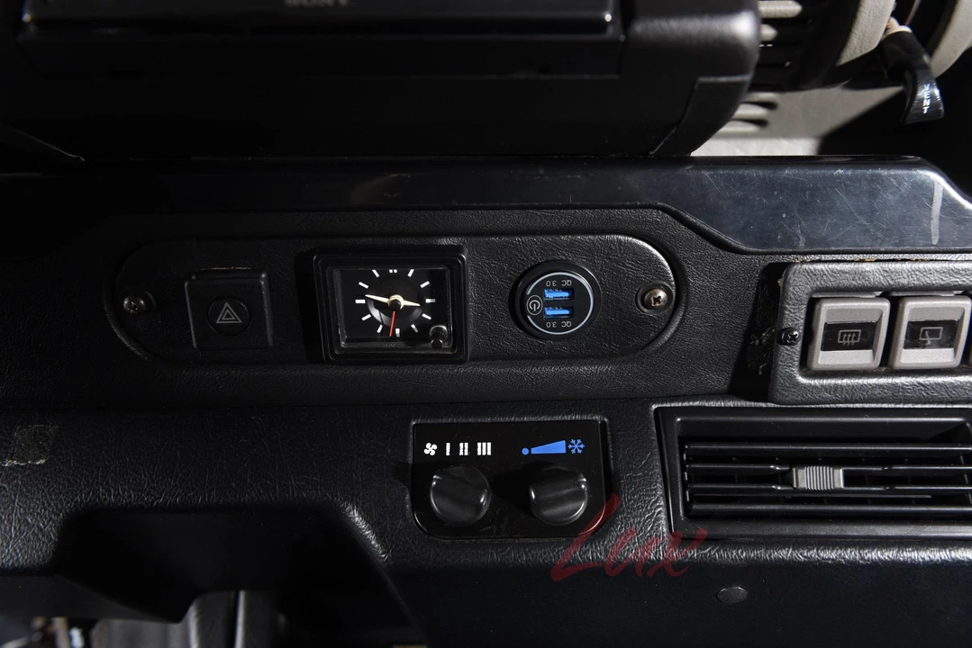 1997 Land Rover Defender 90 - Image 12 of 31