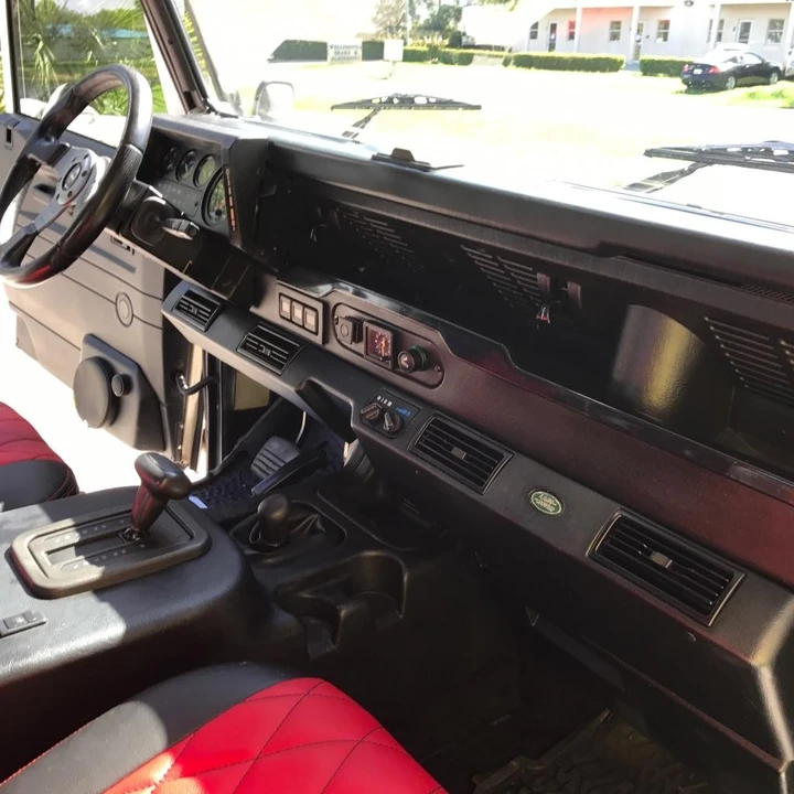 1997 Land Rover Defender 90 - Image 11 of 21