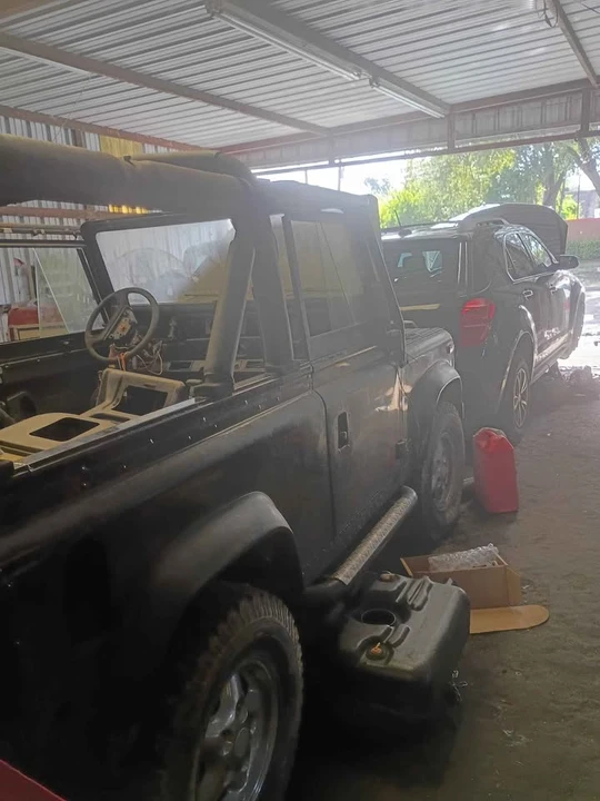 1997 Land Rover Defender 90 - Image 6 of 14
