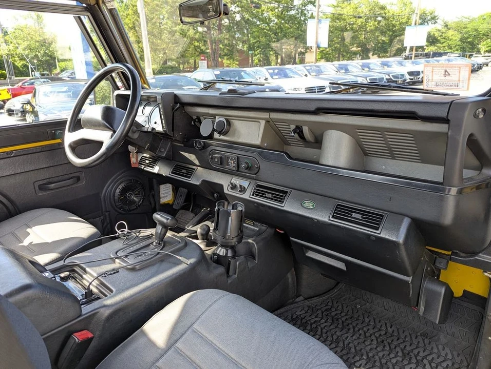 1997 Land Rover Defender - Image 25 of 31
