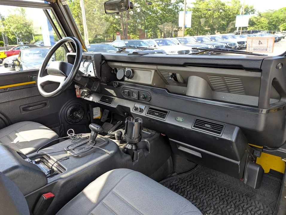 1997 Land Rover Defender - Image 25 of 31