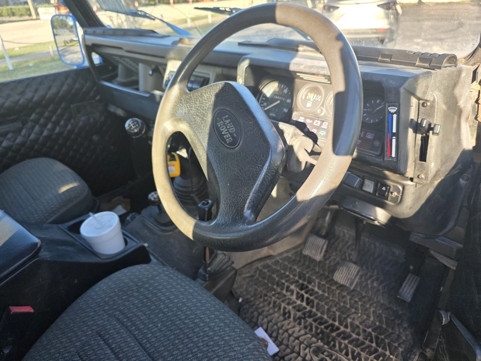 1997 Land Rover Defender - Image 10 of 17