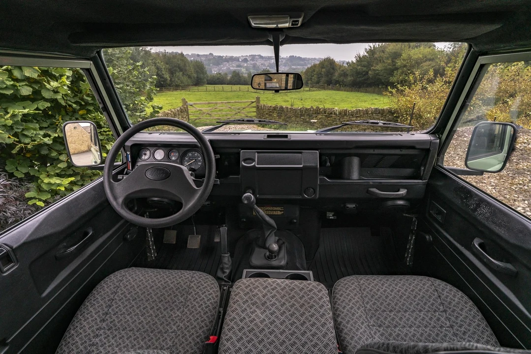 1997 Land Rover Defender - Image 11 of 31