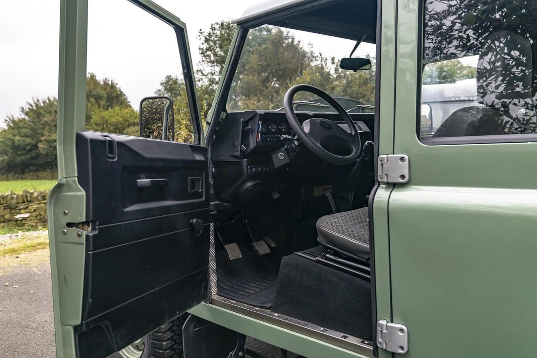 1997 Land Rover Defender - Image 25 of 31