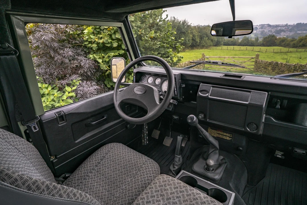 1997 Land Rover Defender - Image 12 of 21