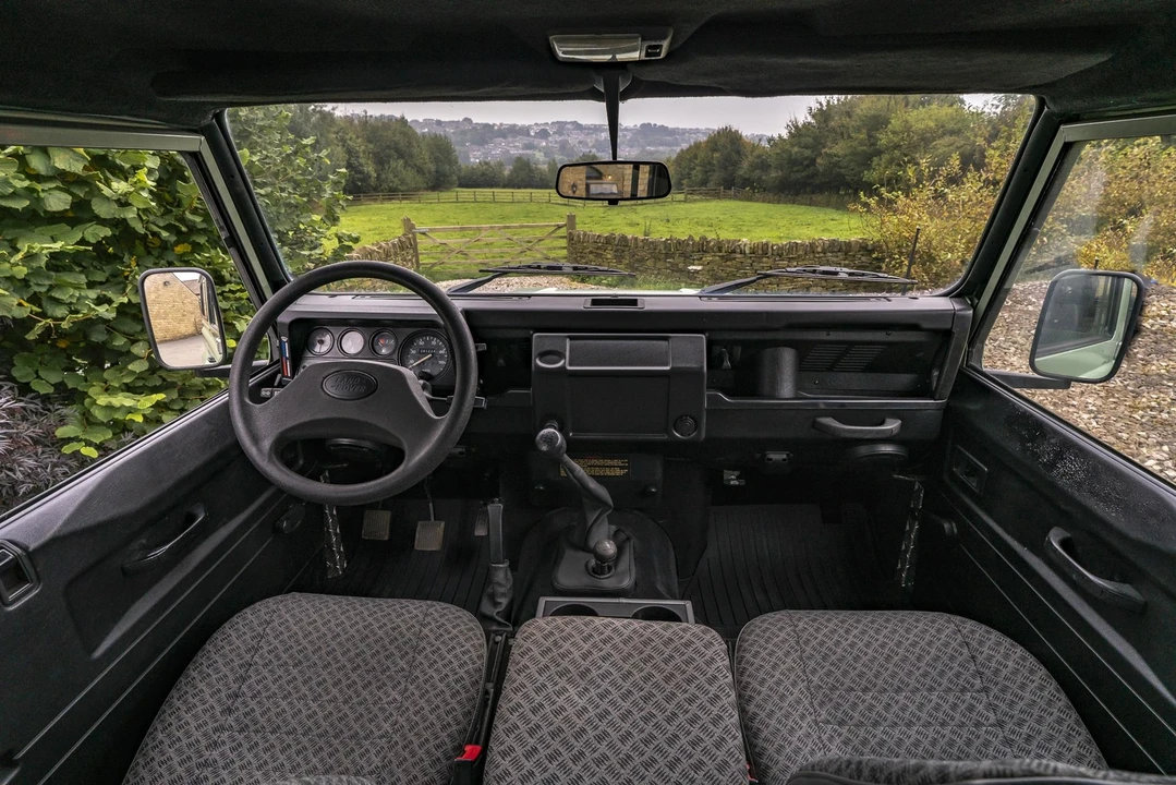 1997 Land Rover Defender - Image 11 of 21