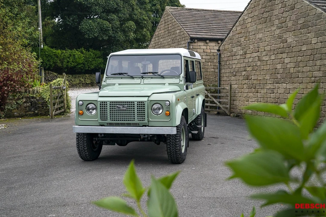 1997 Land Rover Defender - Image 9 of 21