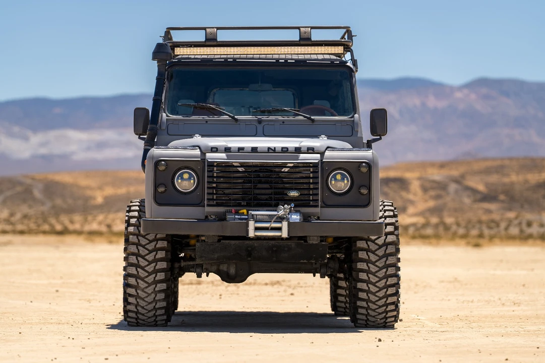 1997 Land Rover Defender 110 - Image 3 of 31